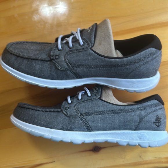 NIB** Skechers slip in size 9 - Picture 4 of 7